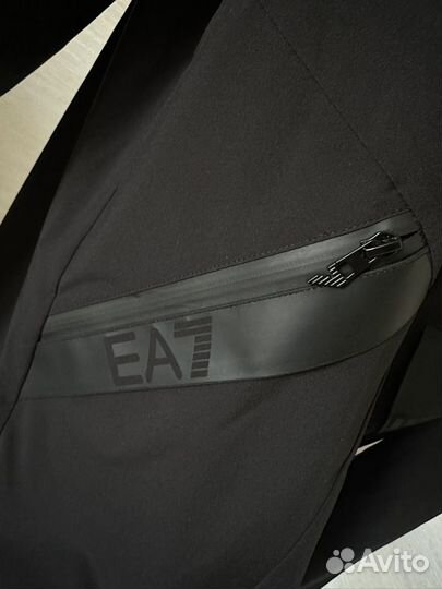 Куртка ветровка мужская EA7