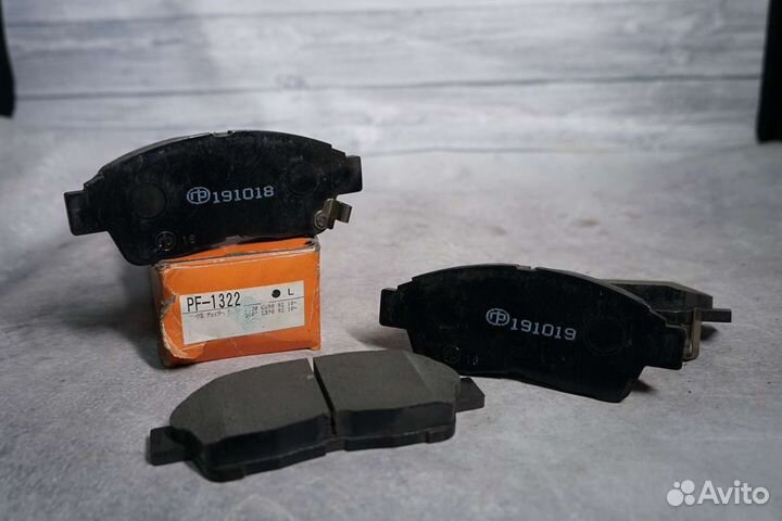 Колодки тормозные передние Celica Rav4