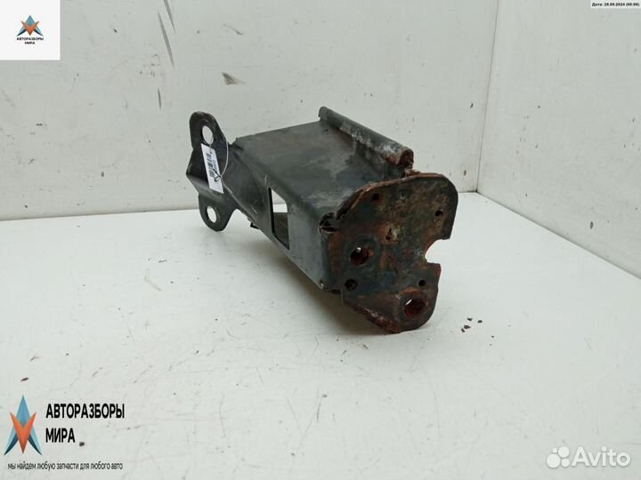 Кронштейн переднего бампера Volvo V70 3 2007