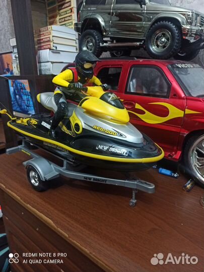 Катер, гидроцикл на пульте управления масштаб 1/6