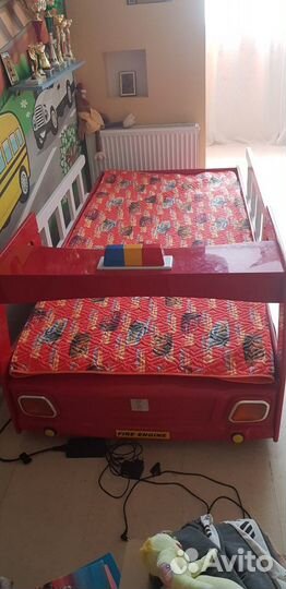 Детская кровать машинка