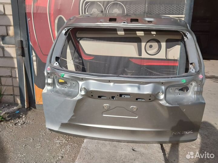 Продам крышку багажника