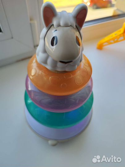 Пирамидка Лама Fisher price