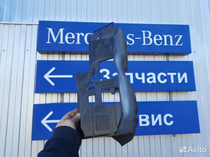 Накладка панели крепления облицовки (телевизора) m