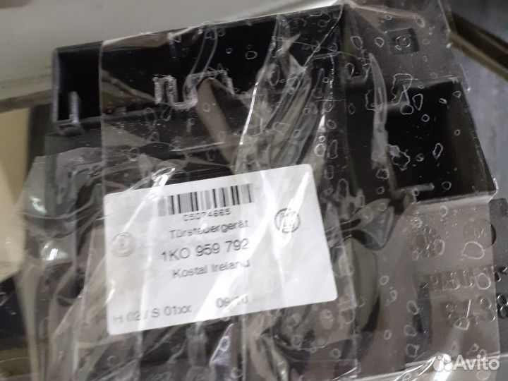 Стеклоподъемник передний правый Volkswagen Caddy 3