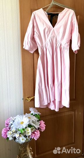 Розовое платье