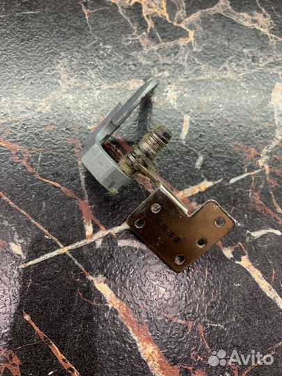 Левая петля Asus k52 a52