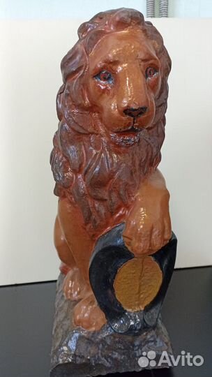 Статуэтка лев