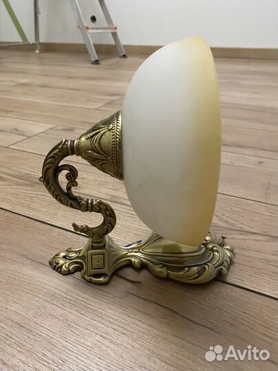 Настенный светильник бра