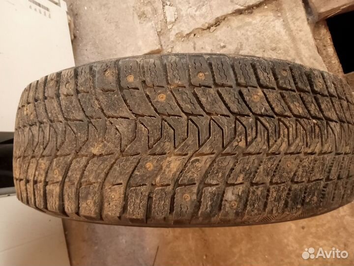 Michelin X-Ice 215/65 R16