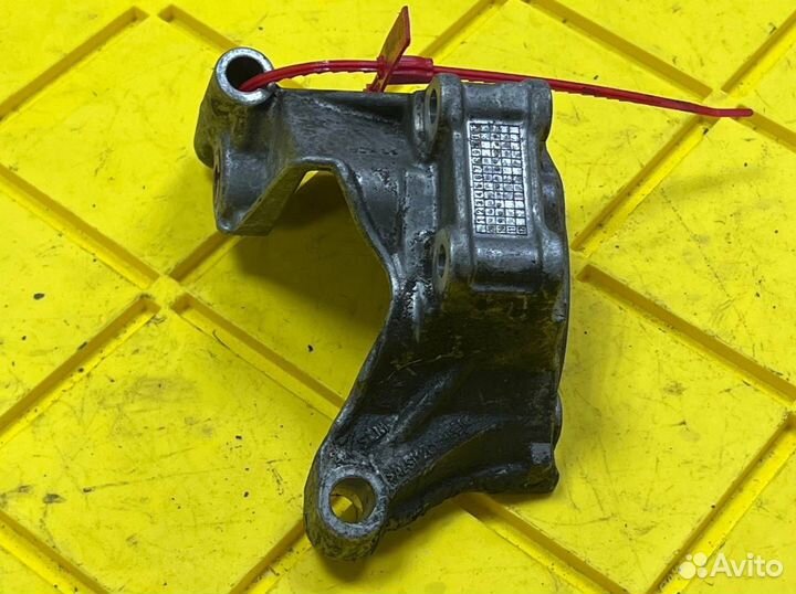 Кронштейн гидроусилителя Audi Q7 4L рест. 2012