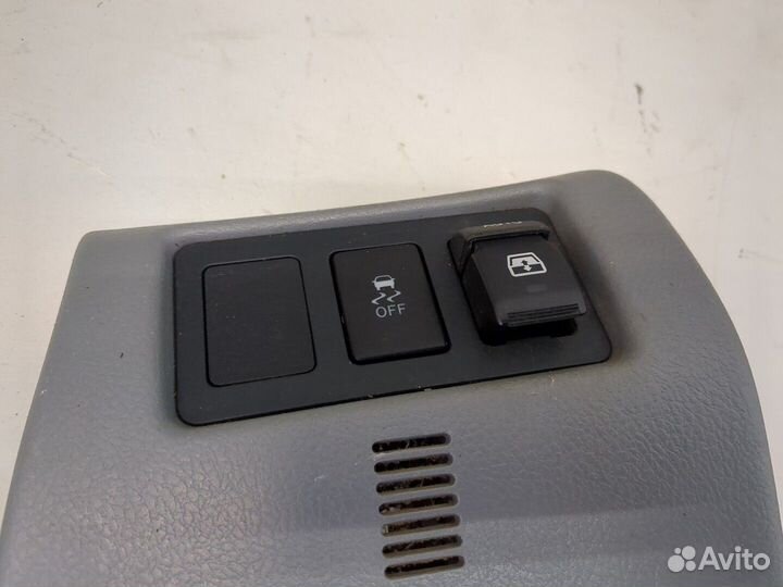 Пластик панели торпеды Toyota Sequoia 2008, 2011