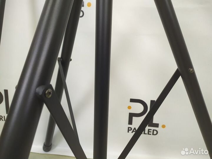 Стойка для светового оборудования с лебедкой