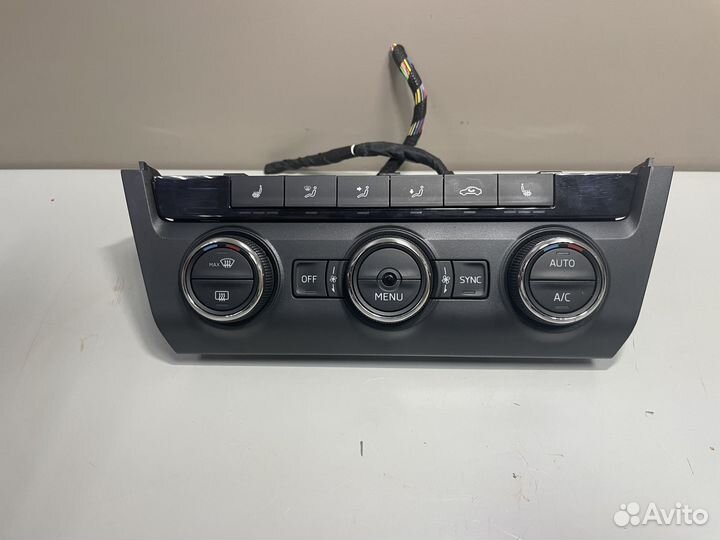 Панель управления климатом Шкода Октавия А7