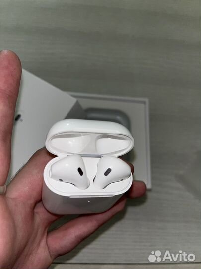 Apple airpods 2