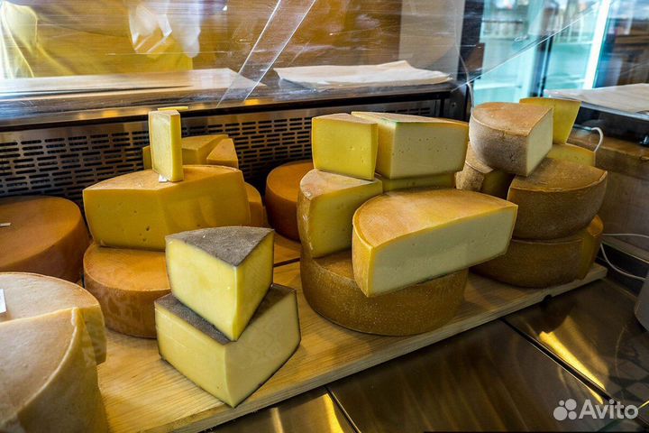 Кассир в магазин сыров с еженедельной оплатой