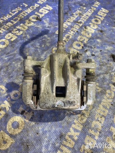 Задний левый суппорт Hyundai Sonata 4 седан 2007