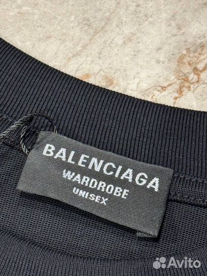 Футболка Balenciaga 2025