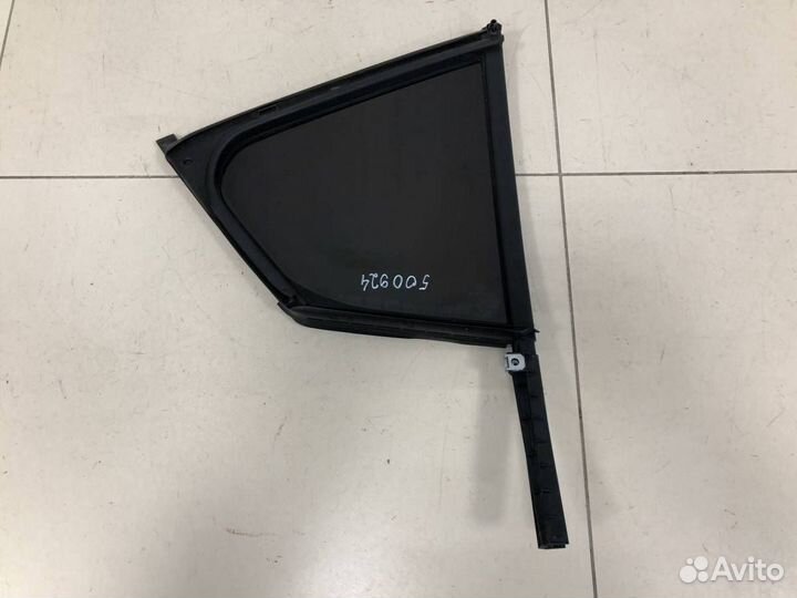 Стекло двери задней левой форточка Skoda Octavia A