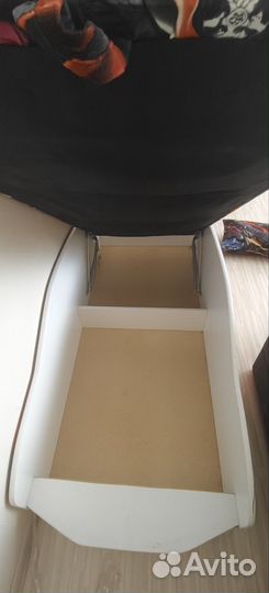 Детская кровать машина