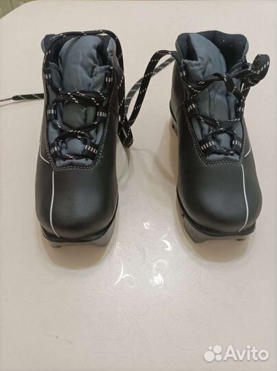 Лыжные ботинки детские 28 размер
