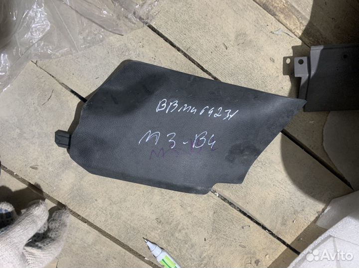 Накладка консоли правая Мазда 3 bl