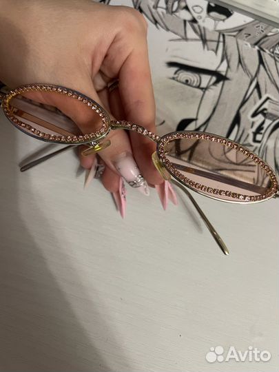 Солнцезащитные очки со стразами