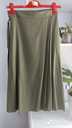 Юбка миди на запАх 44 р zolla