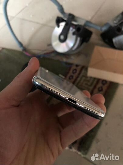 iPhone X, 64 ГБ