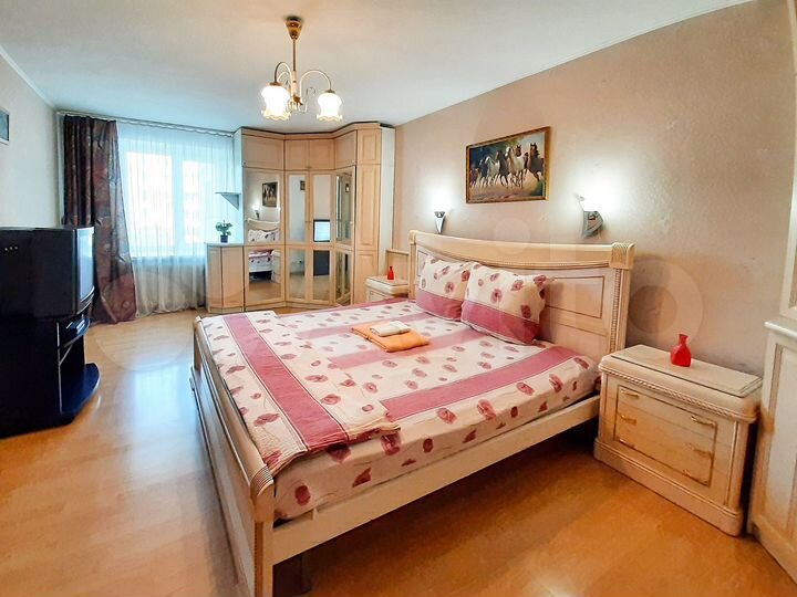 2-к. квартира, 65 м², 3/9 эт.
