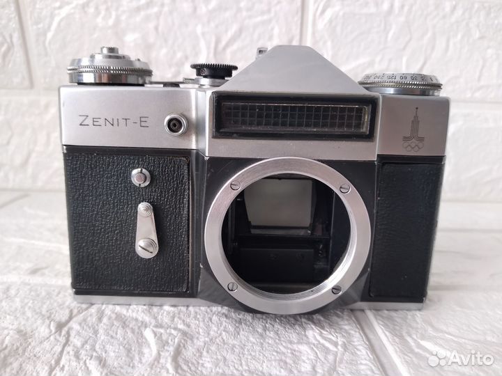 Плёночный фотоаппарат (тушка)