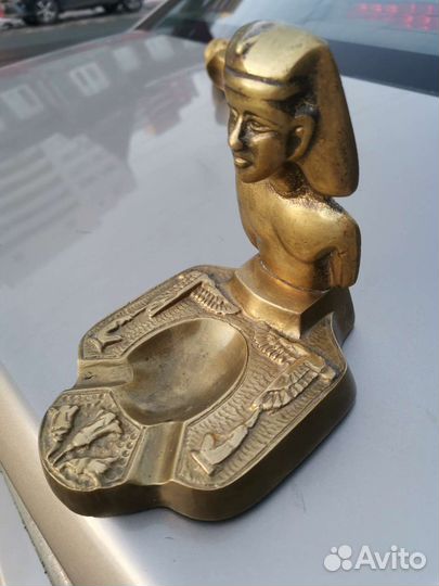 Пепельница - статуэтка бронза