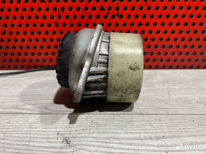 Подушка крепления двигателя Mercedes-Benz S W222