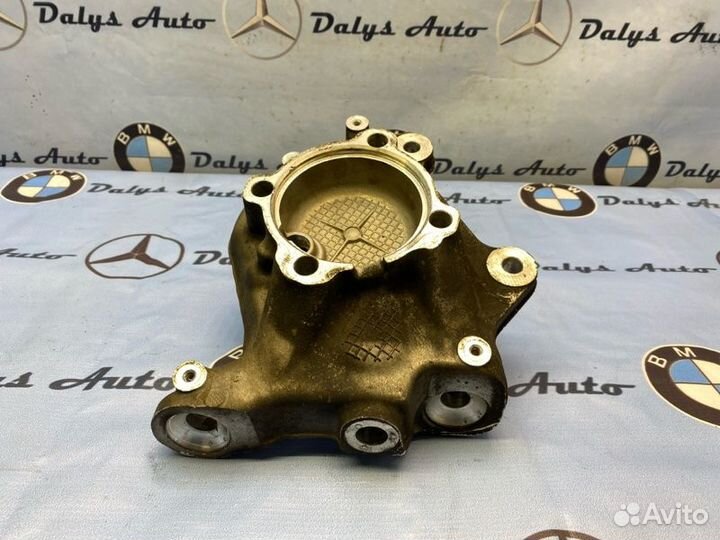 Кулак поворотный передний левый Bmw 325I E90