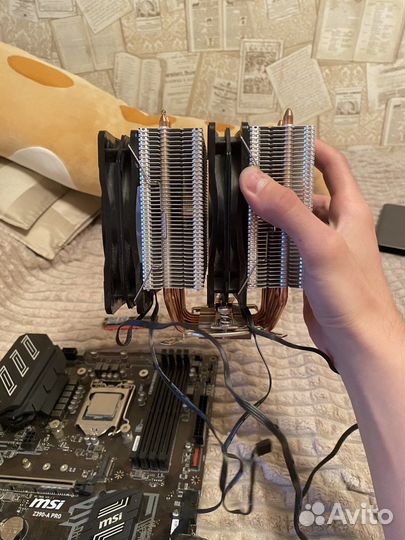 Материнская плата с процессором и кулером