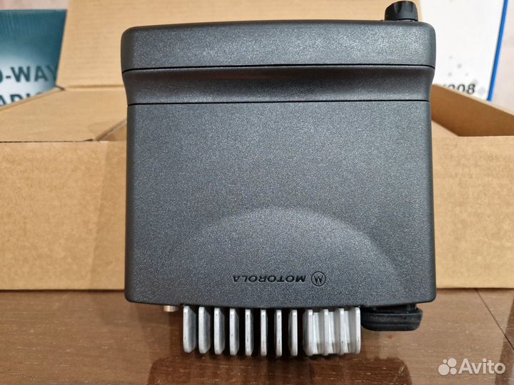 Новая Motorola GM360 Satcom 240-320мгц