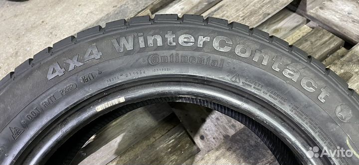 Continental Conti4x4WinterContact 235/55 R17