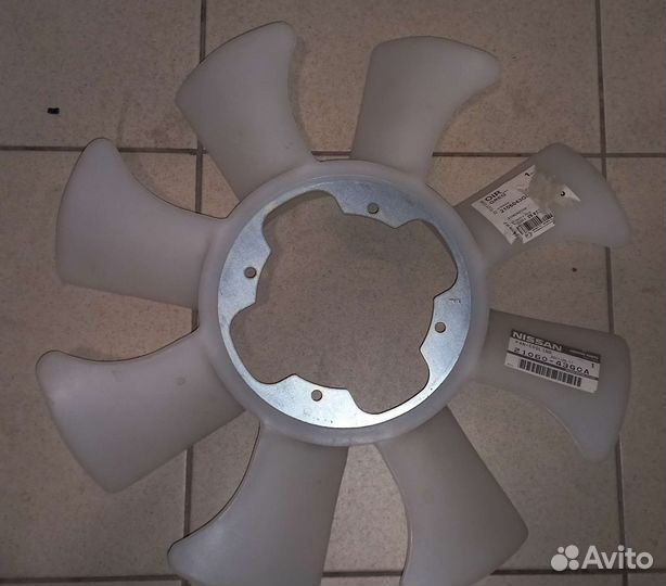 Крыльчатка вентилятора Nissan Atlas