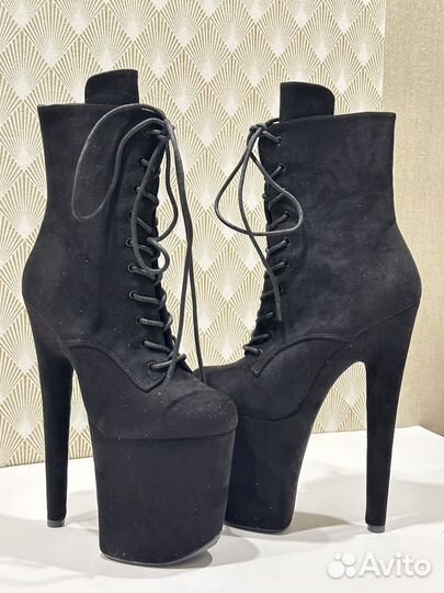 Стрипы ботильоны тройки 37 новые Leecabe