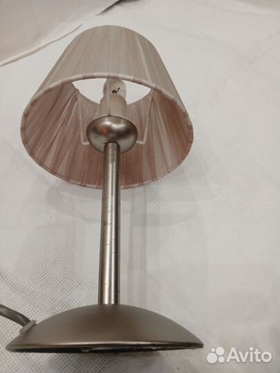 Лампа настольная с абажуром
