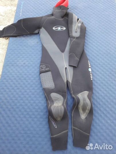 Гидрокостюм полсухой для дайвинга