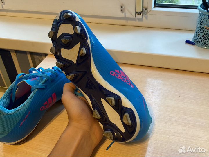 Футбольные бутсы