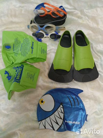 Очки для плавания, ласты, шапочка, нарукавники