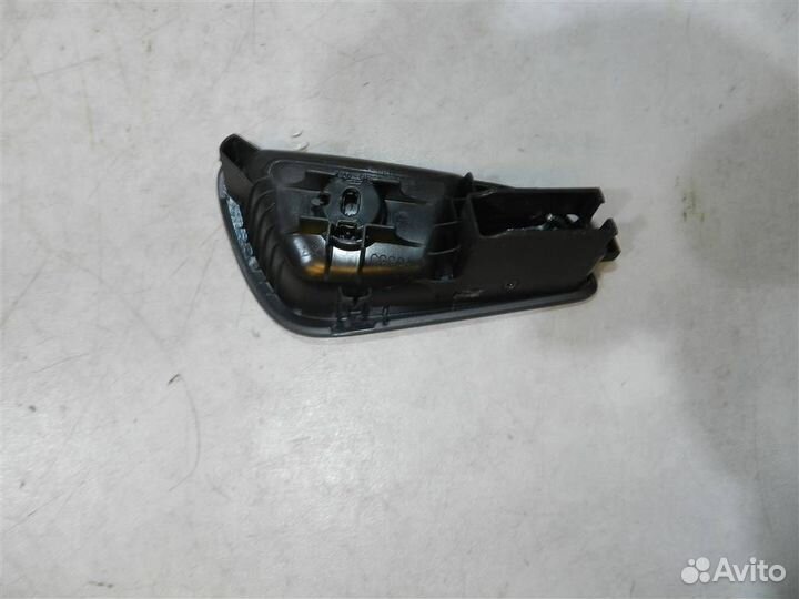 Ручка двери внутренняя левая Ford Focus III 2011