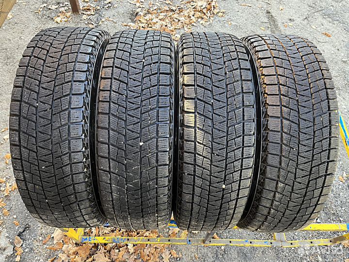Bridgestone Blizzak DM-V1 215/70 R16 100R