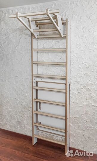 Деревянная шведская стенка