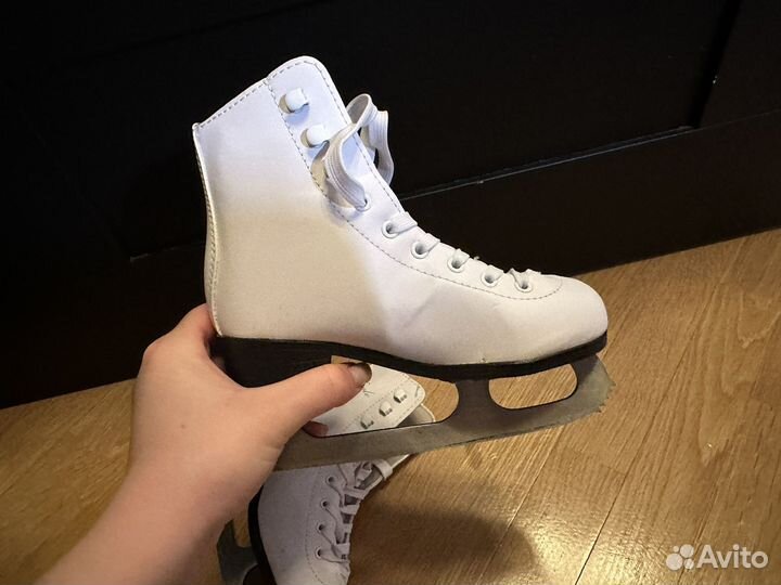 Коньки фигурные детские 31 размер