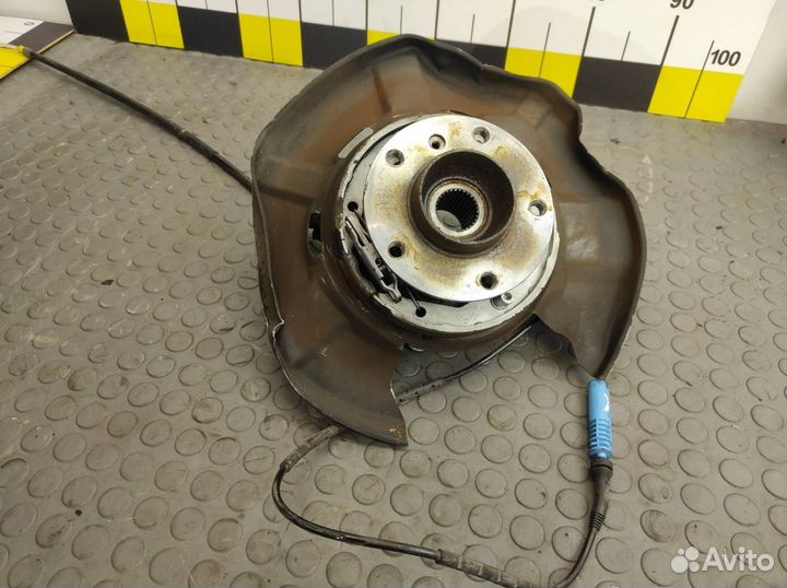 Кулак поворотный задний правый Bmw X1 E84 N46B20B