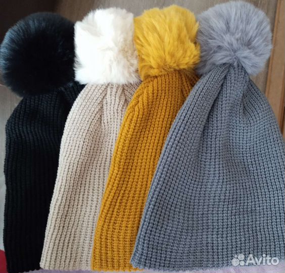 Шапка с помпоном унисекс