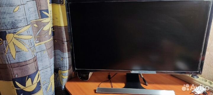 28 Монитор Samsung UE590 4к